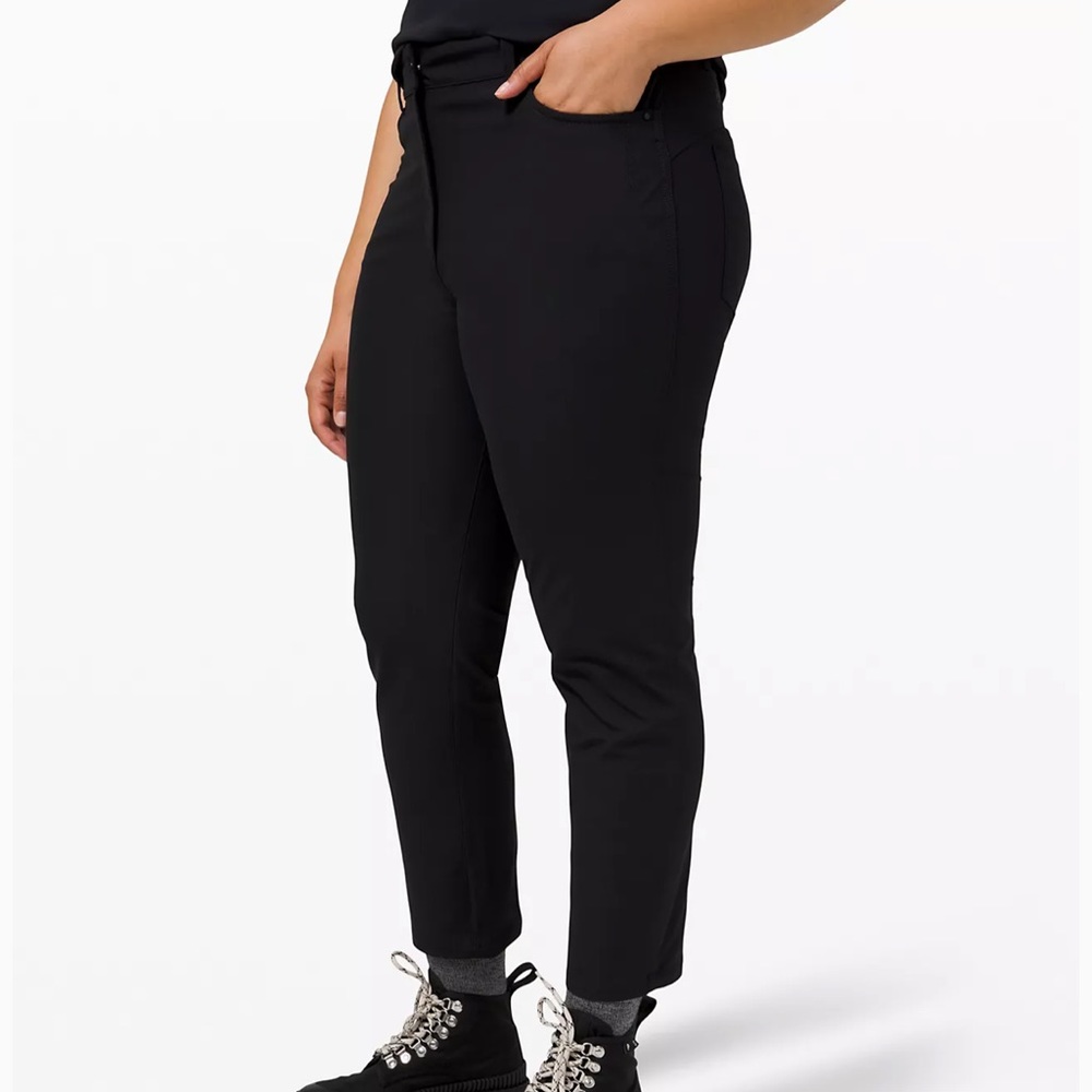 Lululemon City Sleek 5 Pocket Pant 7/8 Color black size 10